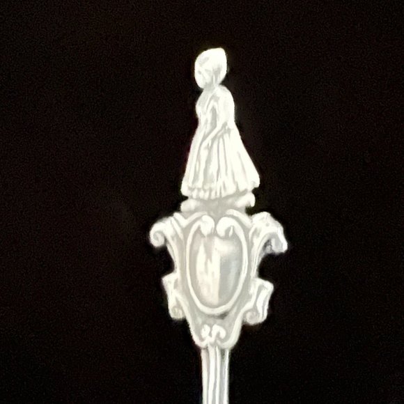 Vintage Sterling Silver Dutch Girl spoon Brooch - Picture 5 of 5